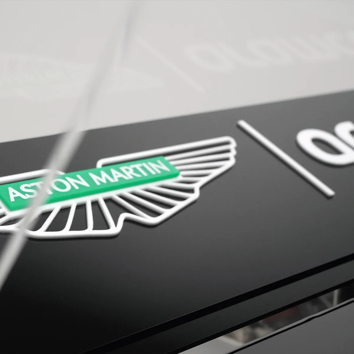 【Designer Edition】 LEGO® Technic™ 42240 Aston Martin Aramco AMR25 F1® Car
