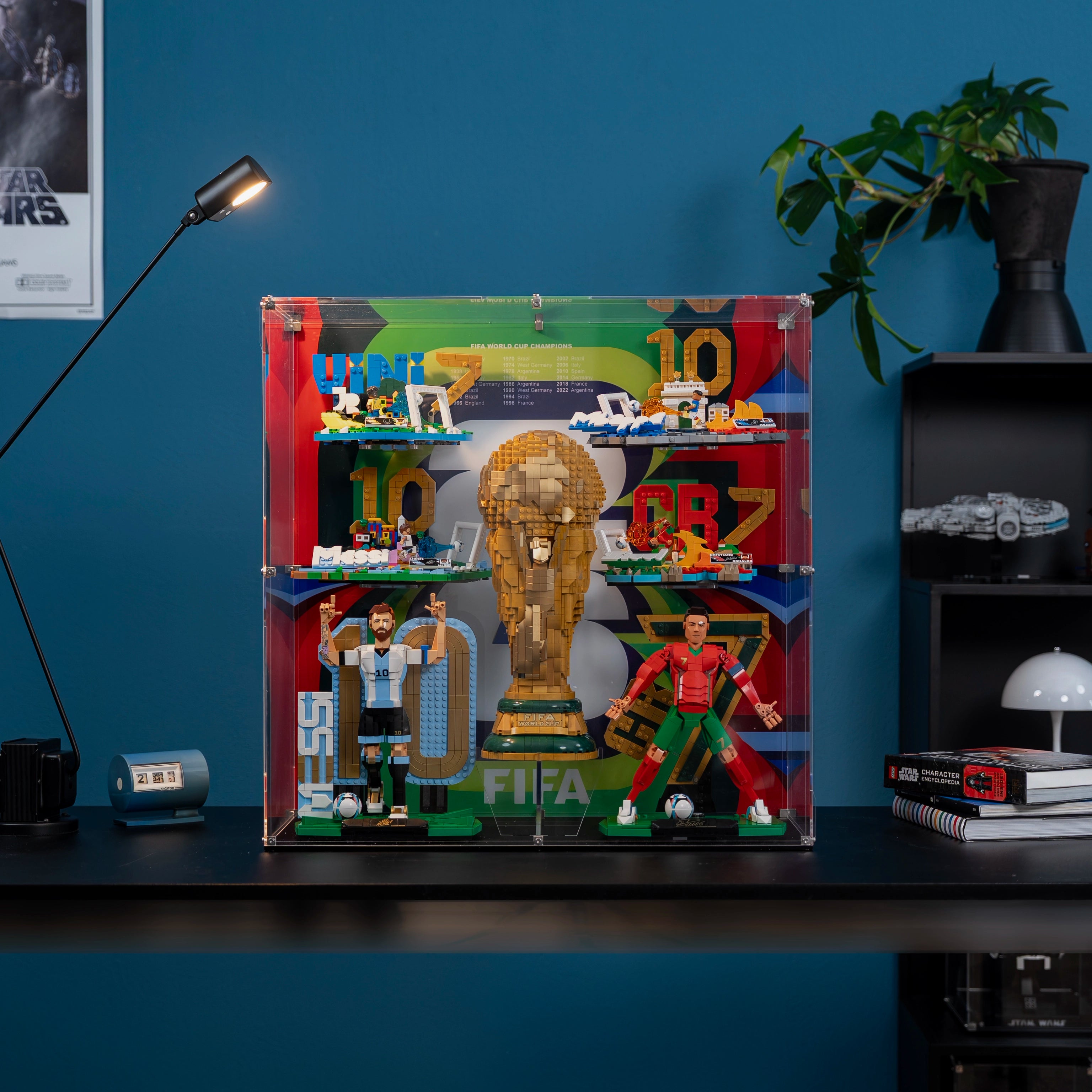 【PREMIUM】 Display Case For LEGO® Editions Soccer Legend Lionel Messi & Cristiano Ronaldo &Soccer Highlights 4 sets & FIFA World Cup™ Official Trophy(43015 /43016 /43020 /43011 /43027 /43012 /43013)