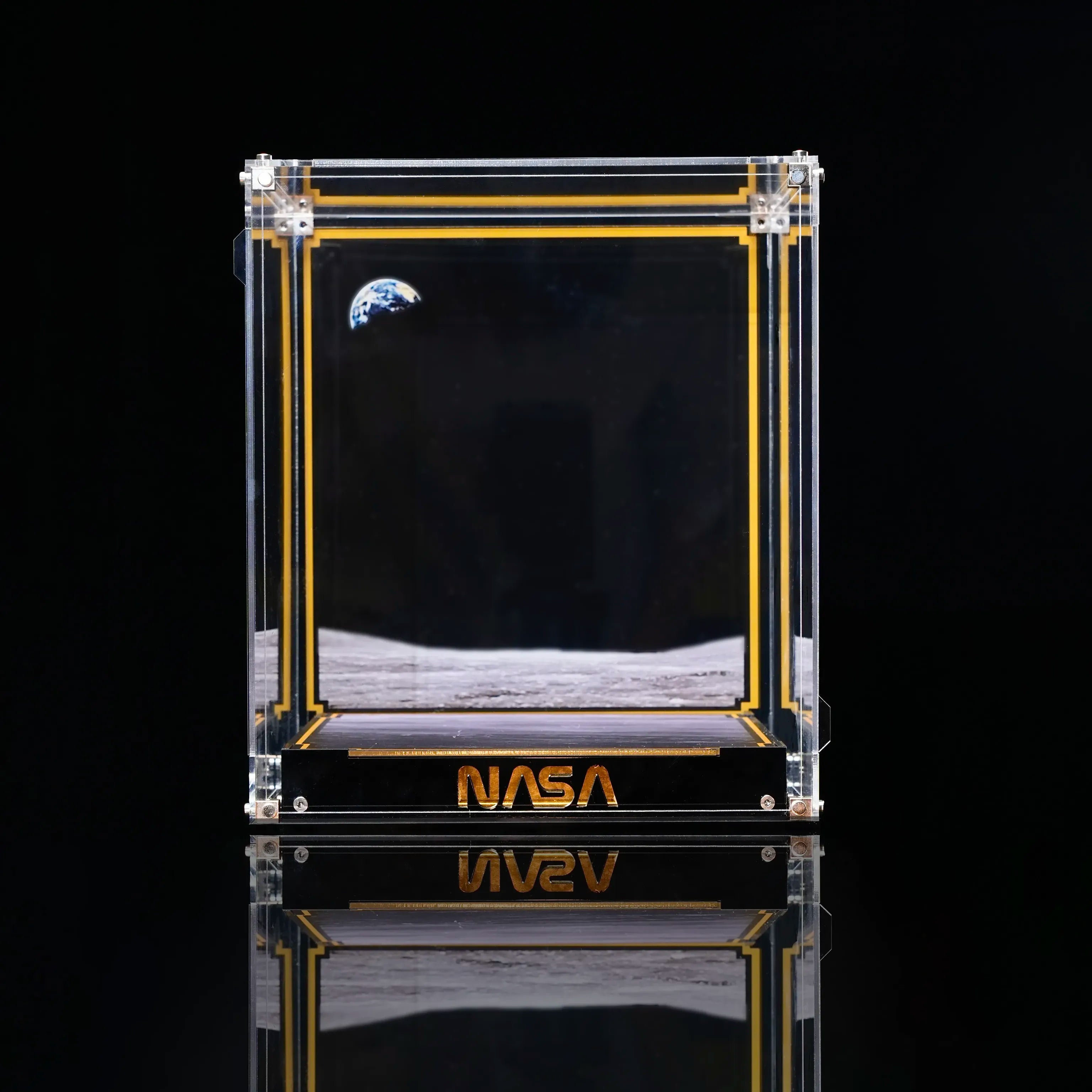 【PREMIUM】Ultra Display Case for LEGO® 10266 NASA Apollo 11 Lunar Lander