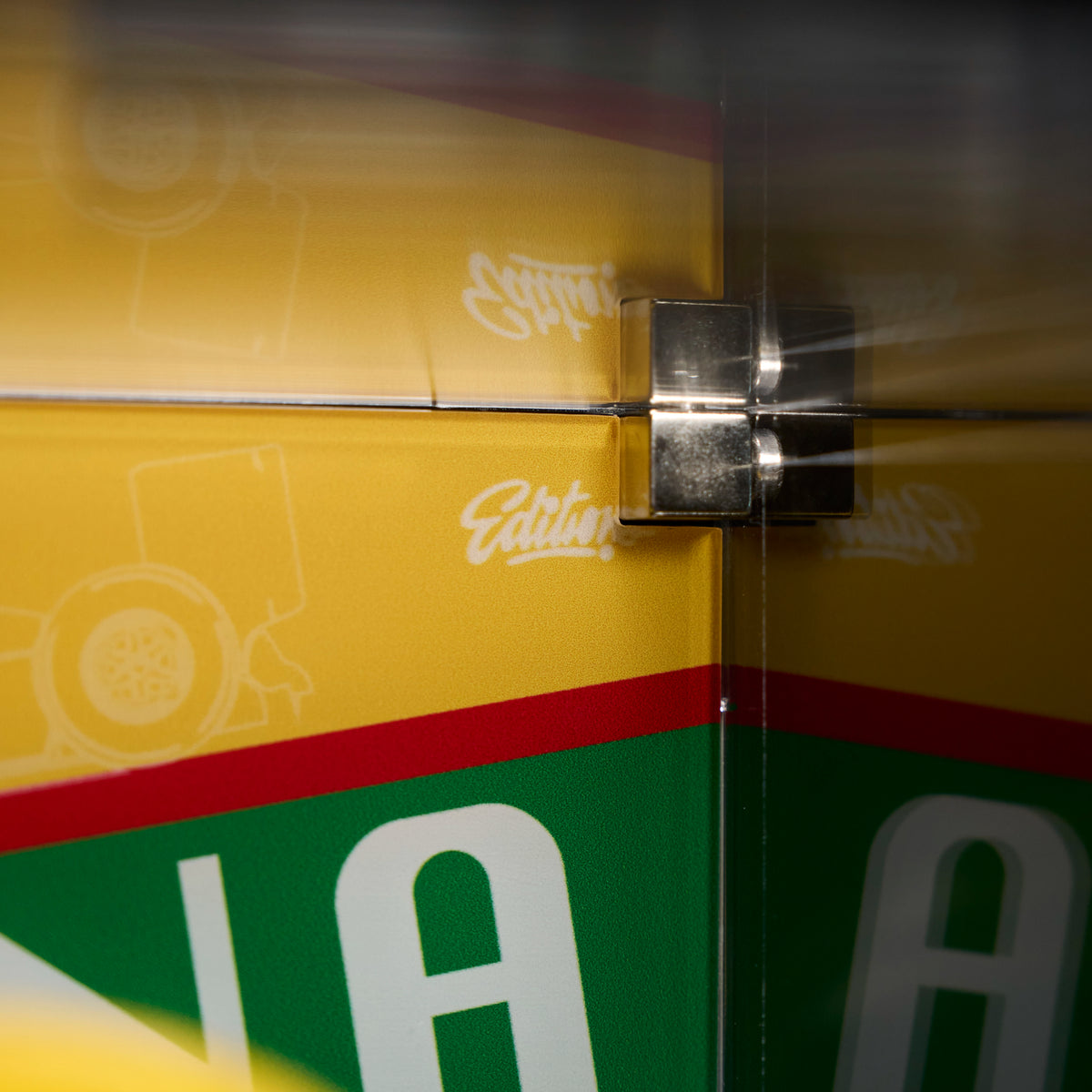 【Limited Free Sticker Included】Wall mounted Display Case For LEGO® Editions F1 43024 Ayrton Senna’s Helmet
