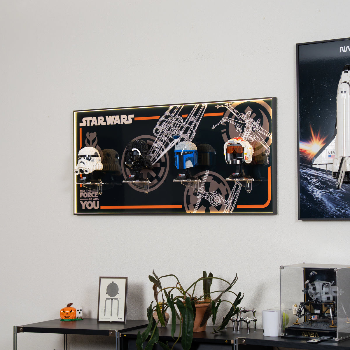 Wall Display frame for LEGO® Star Wars™ Helmet Series