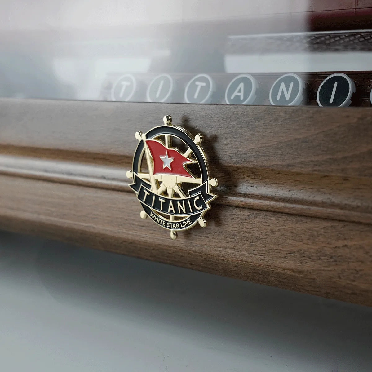 【Designer Edition】 LEGO® Icons 10294 Titanic Acrylic Display Case.