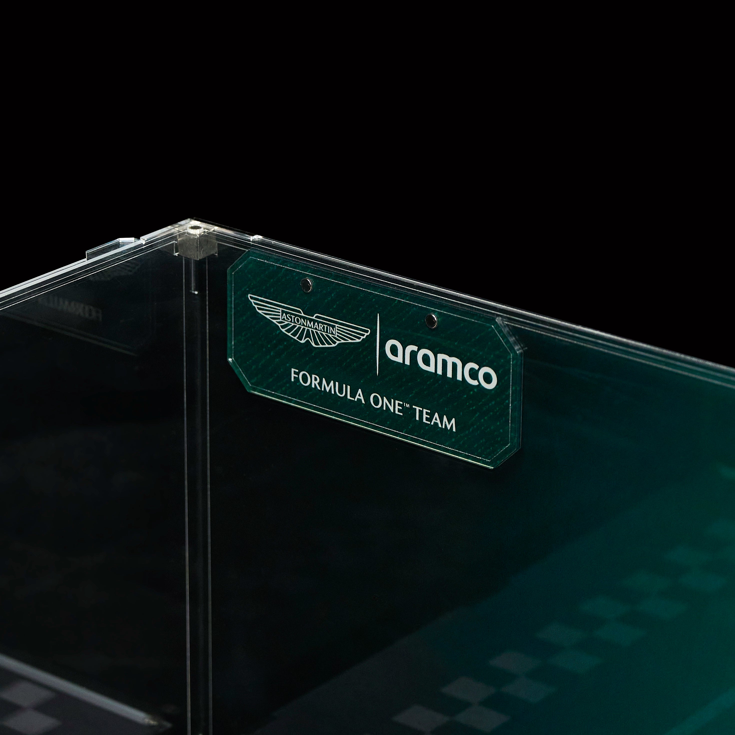 【PREMIUM】 Display Case For LEGO Technic™ 42240 Aston Martin Aramco AMR25 F1® Car