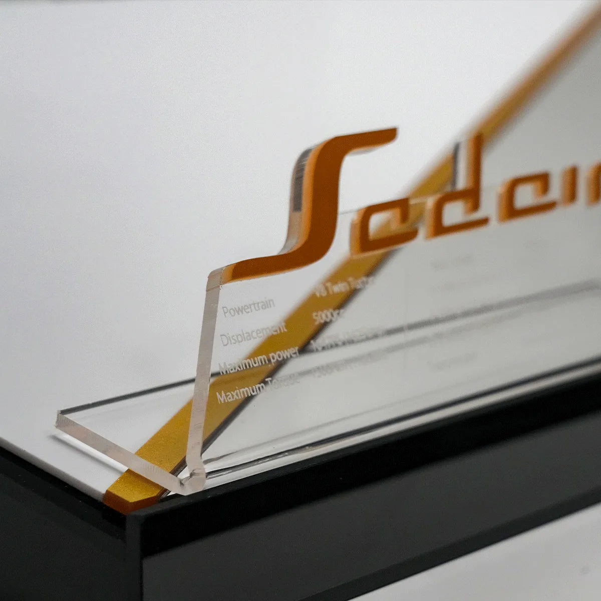 【Designer Edition】 LEGO® Technic™ 42232 Koenigsegg Sadair's Spear Megacar Acrylic Display Case.