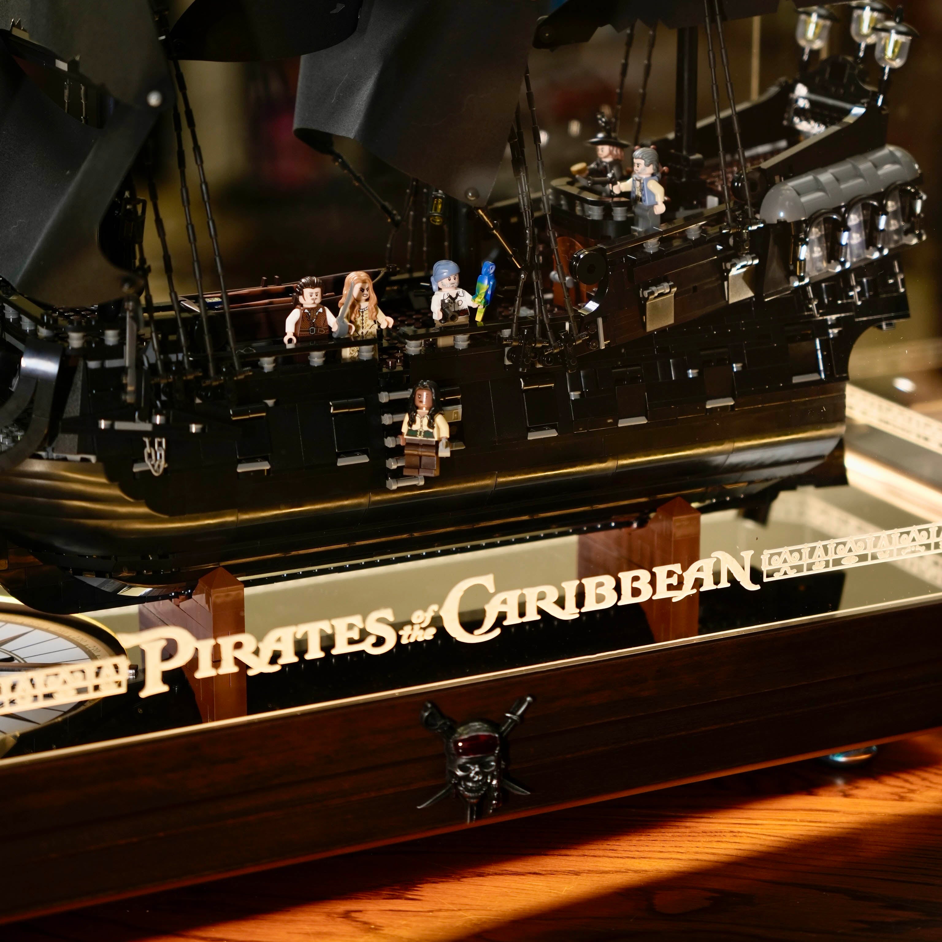 Designer Edition】LED Display Case For LEGO 10365 Captain Jack Sparrow