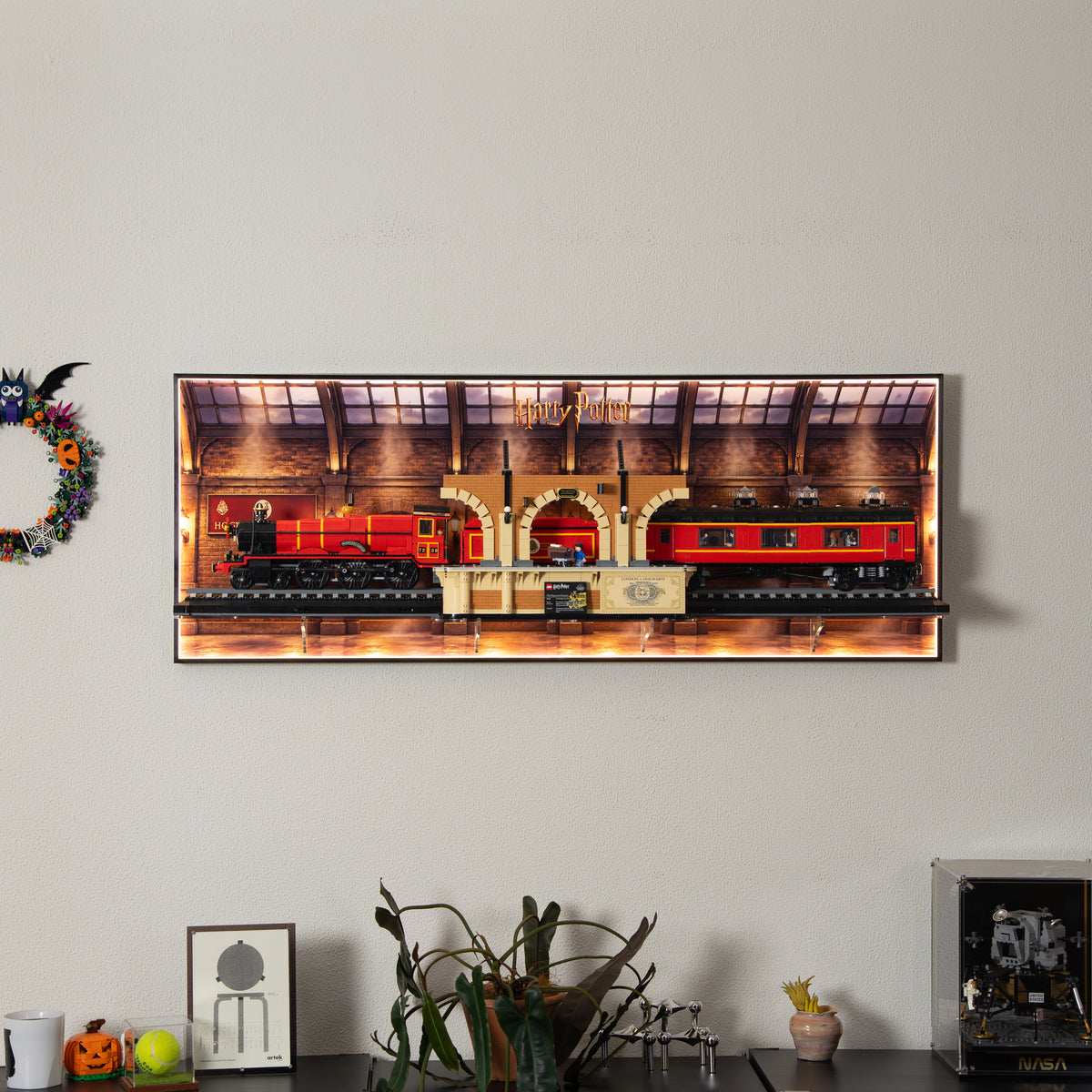 Wall Display Frame for LEGO® Harry Potter™ 76405 Hogwarts Express™ – Collectors' Edition