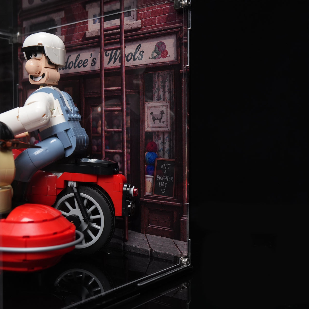 Wall mounted Display Case For LEGO® Ideas 21371 Wallace & Gromit
