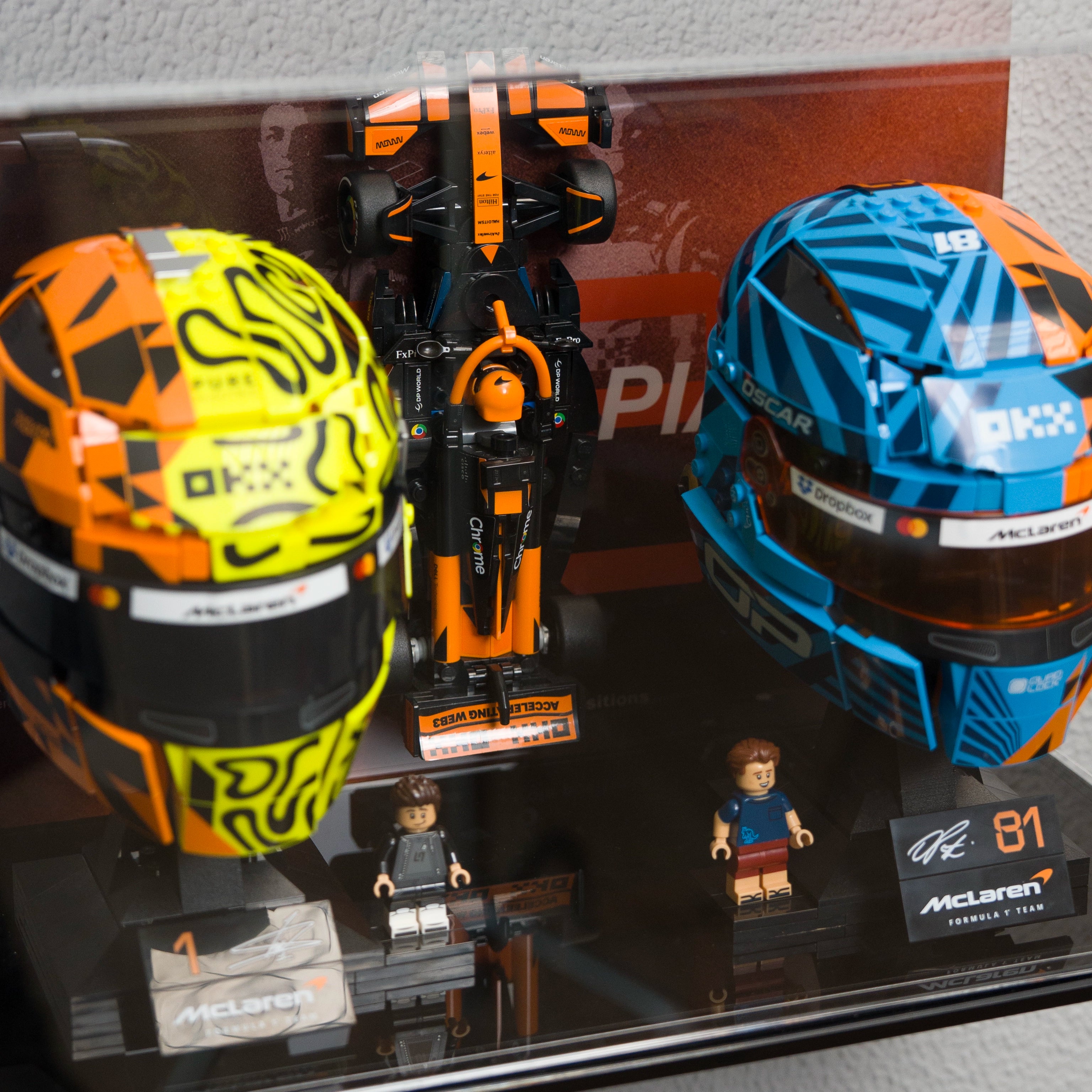 Wall mounted Display Case For LEGO® Editions F1 McLaren Lando Norris Helmet&Oscar Piastri Helmet