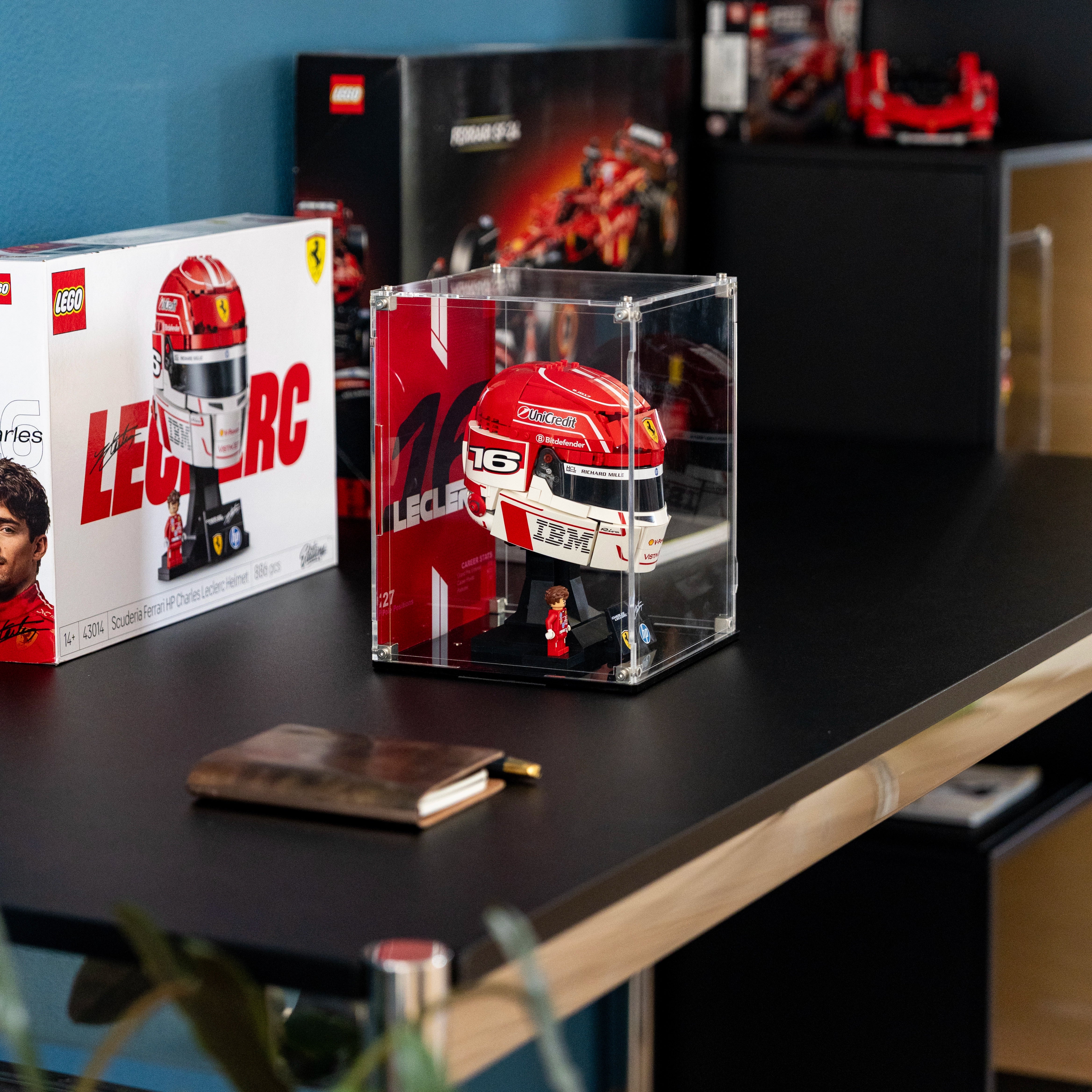 Wall mounted Display Case For LEGO® Editions F1 43014 Leclerc’s Helmet