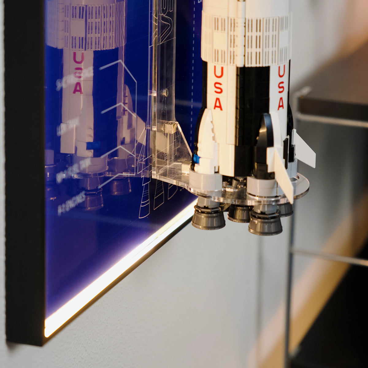 [Custom Acrylic Bracket Included] Wall Display Frame for LEGO® Ideas 92176 NASA Apollo Saturn V