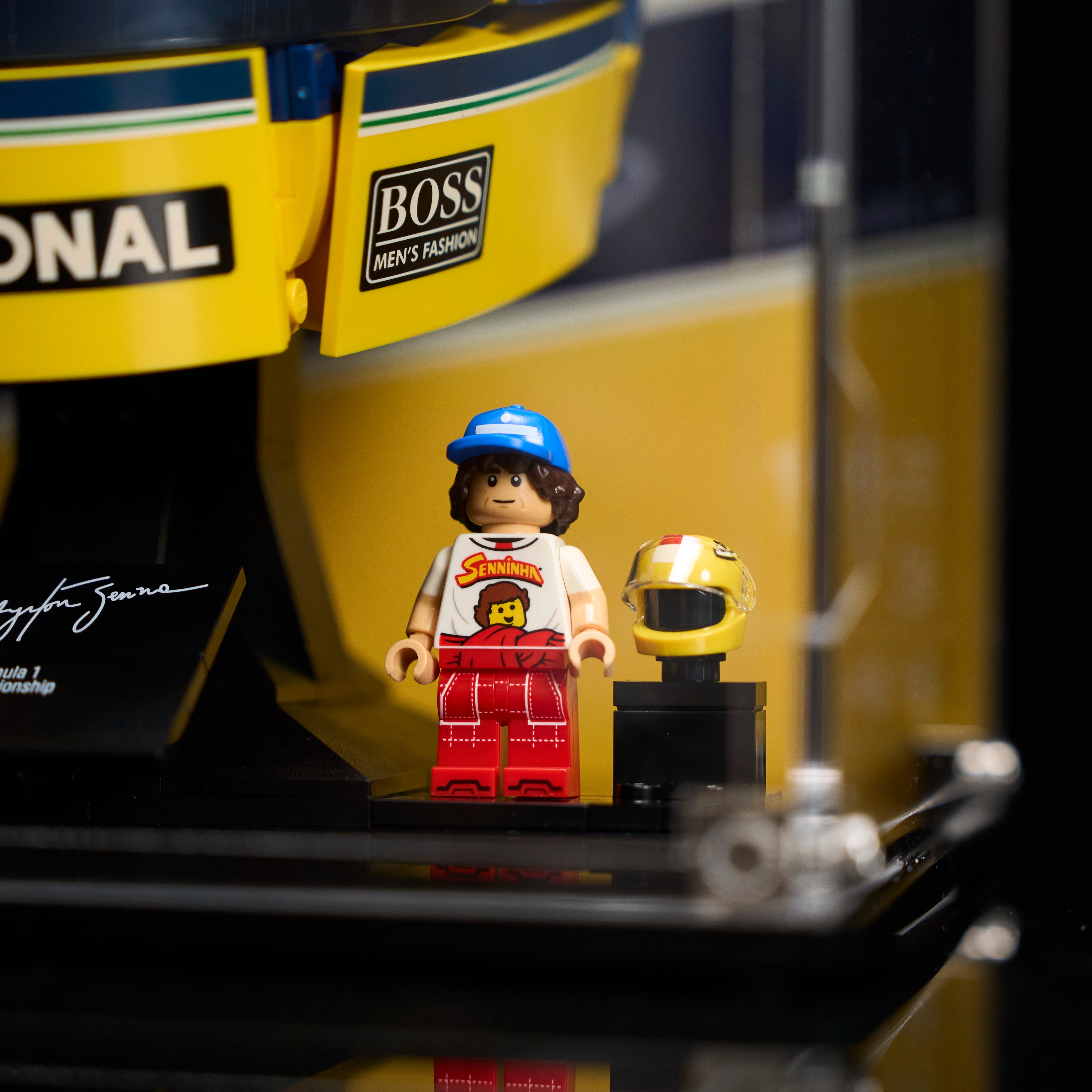【Free Sticker Included】Wall mounted Display Case For LEGO® Editions F1 43024 Ayrton Senna’s Helmet