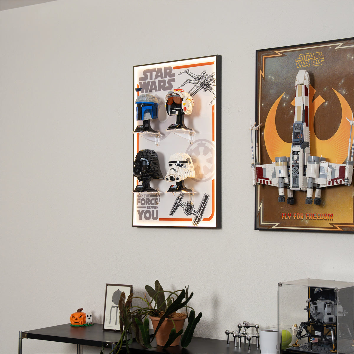 [Individuelle Acrylhalterung enthalten] Wanddisplay-Rahmen für die LEGO® Star Wars™ Helm-Serie