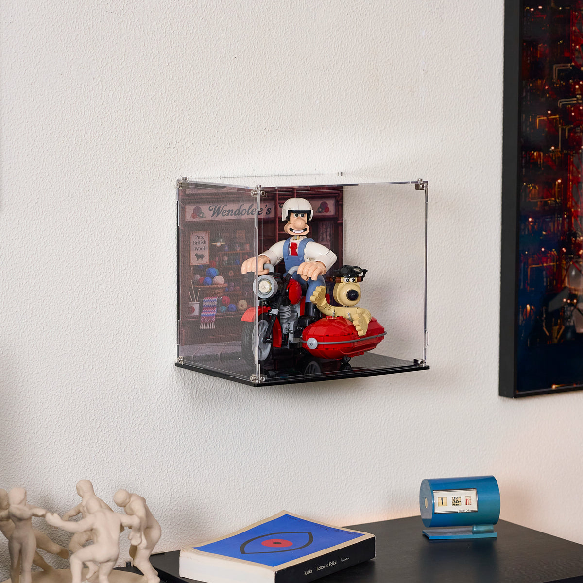 Wall mounted Display Case For LEGO® Ideas 21371 Wallace & Gromit